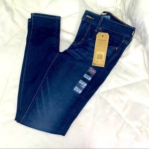 Levi’s Super Skinny 710